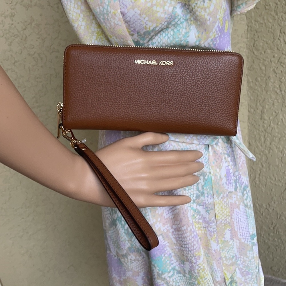 Michael Kors Jet Set Travel Large Travel CONTINENTAL Wristlet-Wallet - Picture 5 of 16